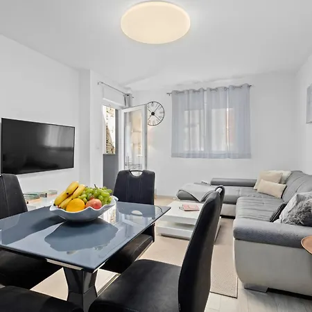New Modern Elen In For 4 Persons - Center شقة *
