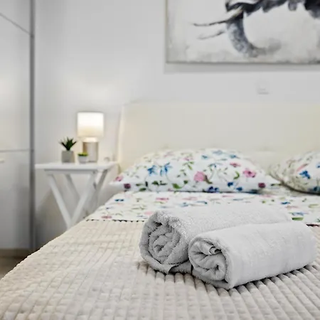 شقة New Modern Elen In For 4 Persons - Center بولا