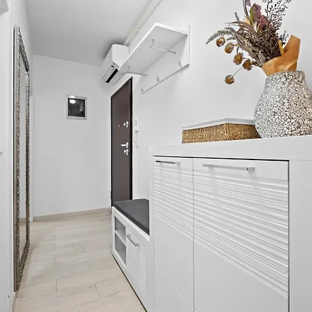 New Modern Elen In For 4 Persons - Center شقة بولا