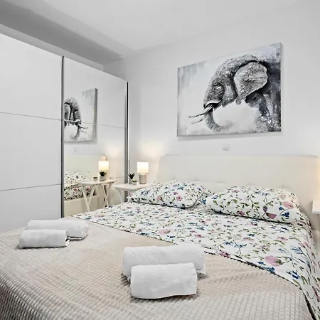 New Modern Elen In For 4 Persons - Center شقة بولا